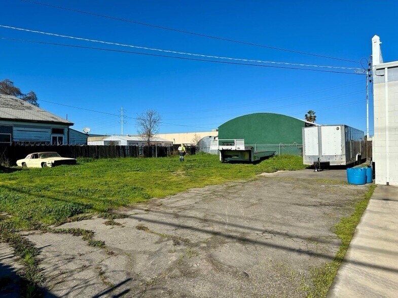 More Photos Of 3641-3645 51st Ave, Sacramento Warehouse For Lease