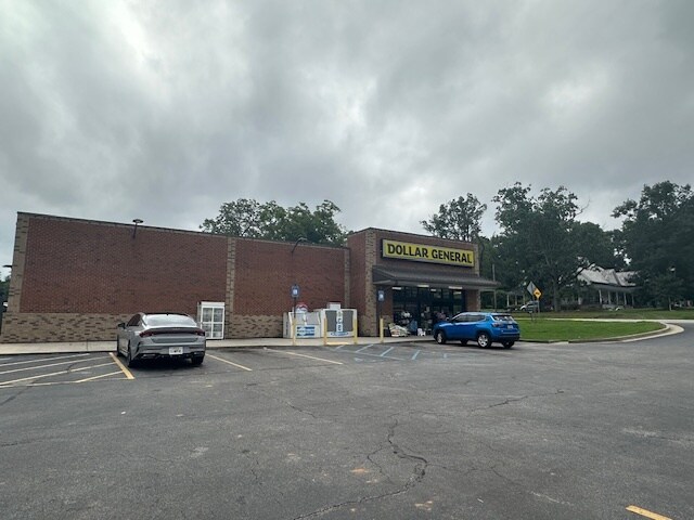 More Photos Of 4953 Lexington Rd, Rayle Freestanding For Sale