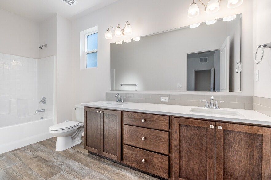 More Photos Of 1859 NW Enterprise St, Mountain Home Multifamily For Sale