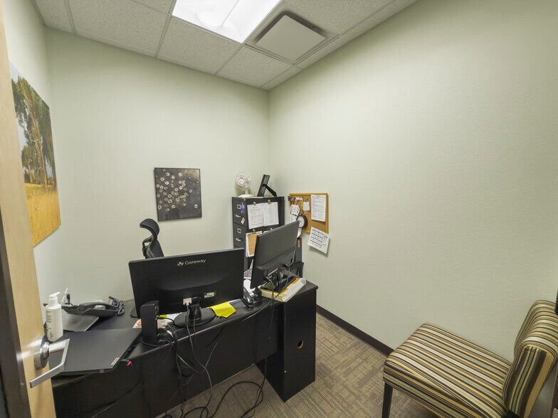 More Photos Of 308 Main St, Olathe Medical For Lease