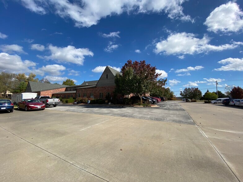 More Photos Of 4101 N State Highway NN, Ozark Medical For Lease
