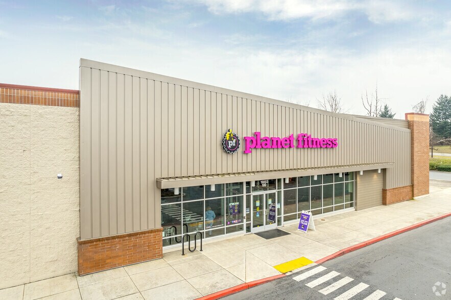 Primary Photo Of 19003 S Beavercreek Rd, Oregon City General Retail For Lease