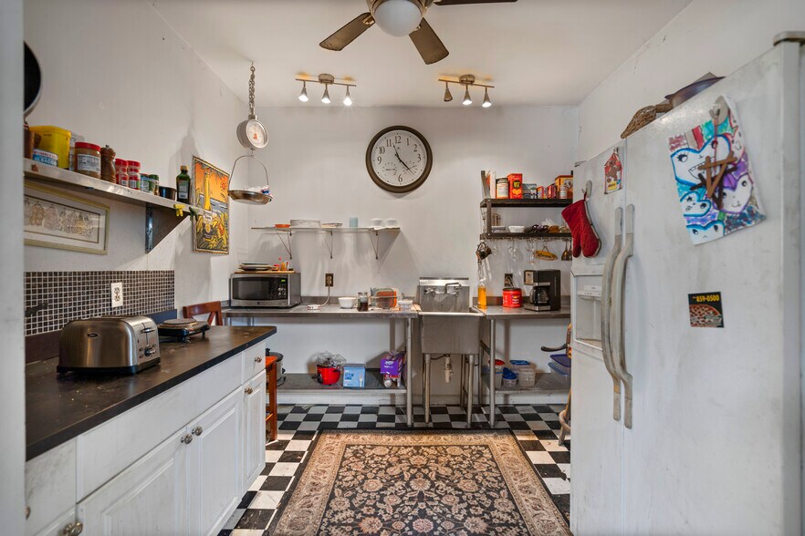 More Photos Of 32540 Utica Rd, Fraser Freestanding For Sale