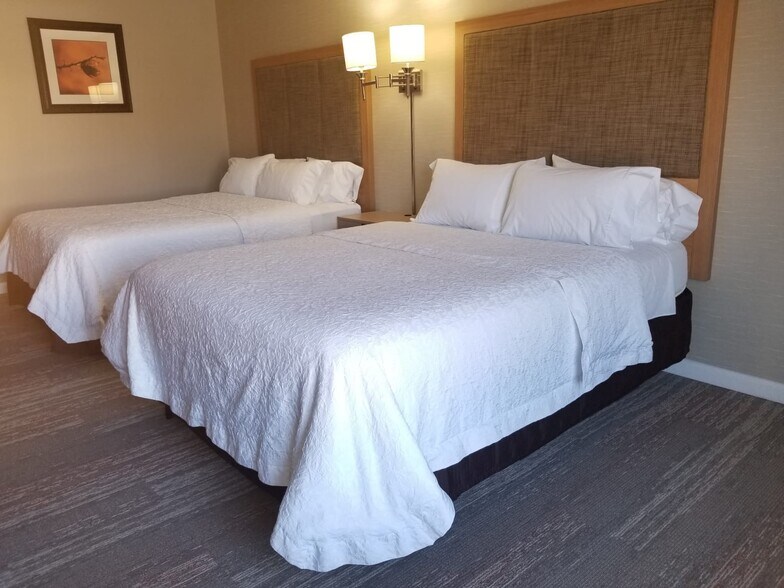 More Photos Of 7852 W Parkway Blvd, Tulsa Hotel For Sale