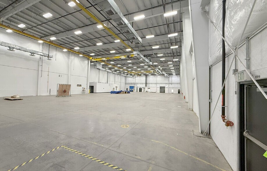 More Photos Of 31815 Great Western Dr, Windsor Manufacturing For Lease