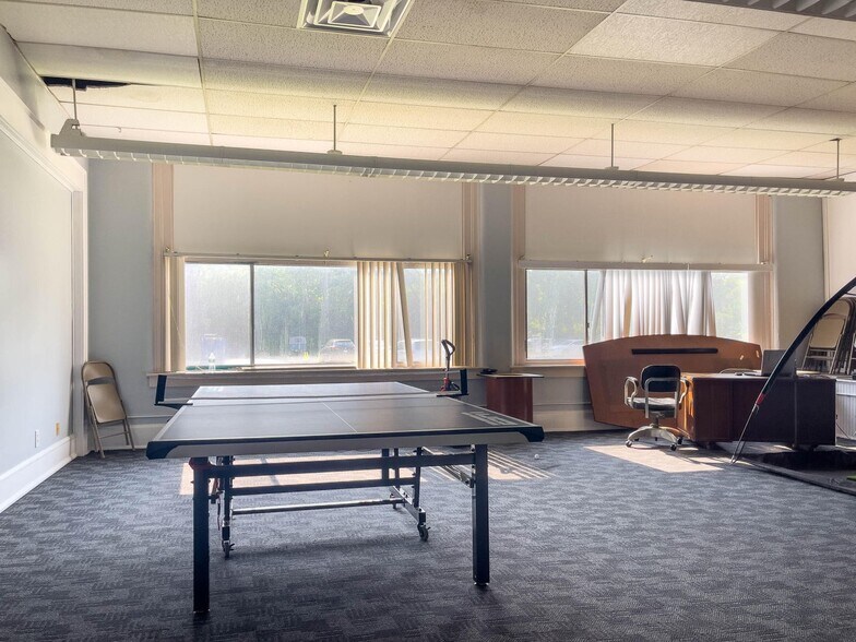 More Photos Of 4800 Urbana Rd, Springfield Office For Lease