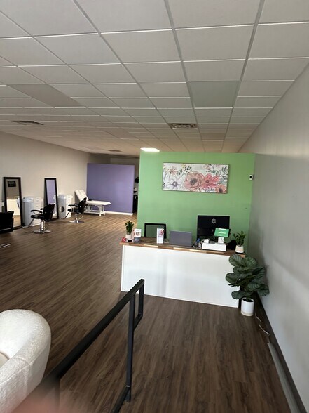 More Photos Of 5879-5891 S Transit Rd, Lockport Storefront For Lease