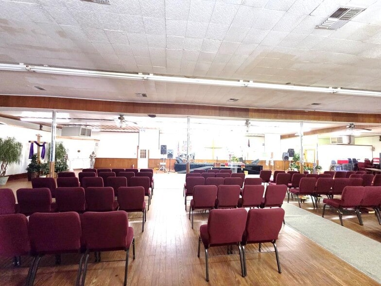 More Photos Of 1111 E D Ave, Kingsville Lodge Meeting Hall For Sale