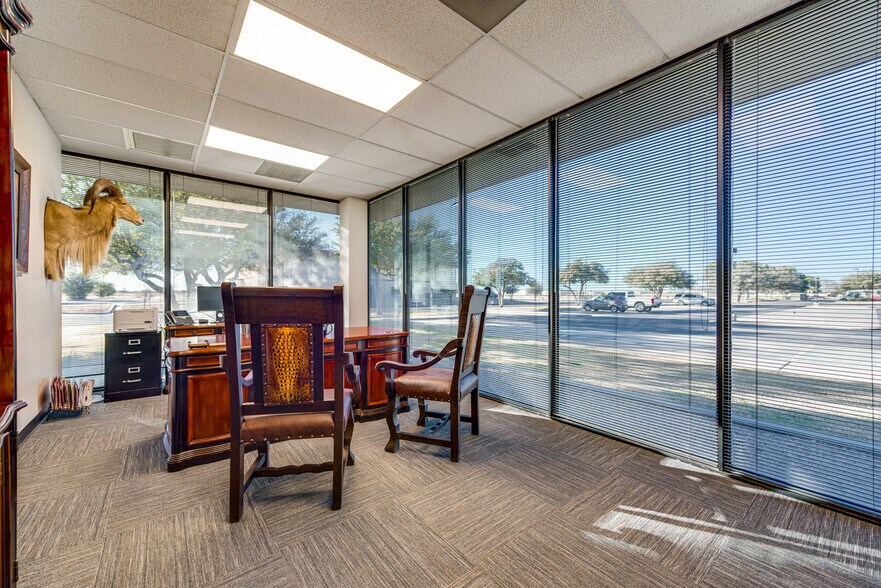 More Photos Of 3300 N A St, Midland Unknown For Lease