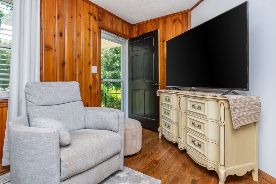 More Photos Of 4270 S Main St, Acworth Office For Sale