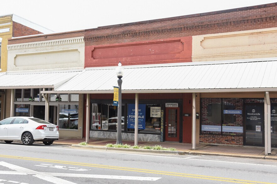 More Photos Of 109 Main St W, Hartselle Storefront For Sale