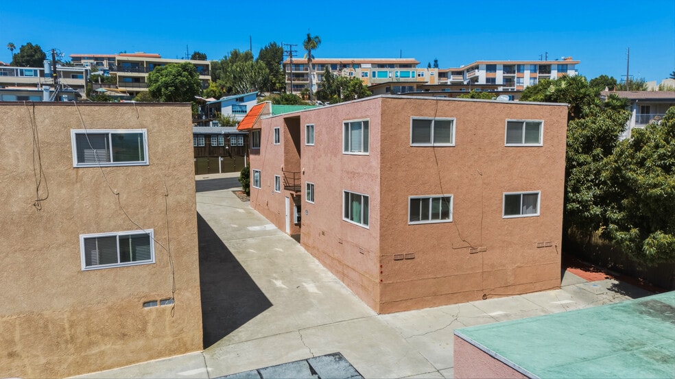 More Photos Of 2404 S Carolina St, San Pedro Apartments For Sale