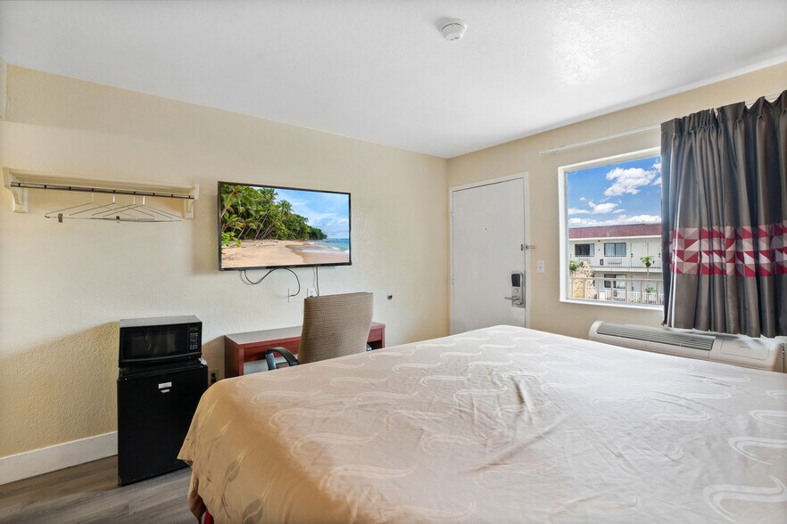 More Photos Of 7455 W Irlo Bronson Memorial Hwy, Kissimmee Hotel For Sale
