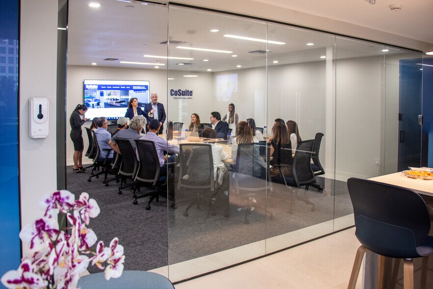 More Photos Of 800 Brickell Ave, Miami Coworking Space