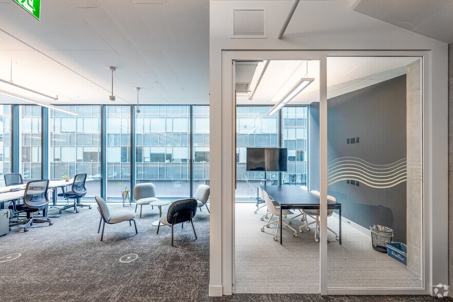 More Photos Of 155 Queens Quay E, Toronto Coworking Space