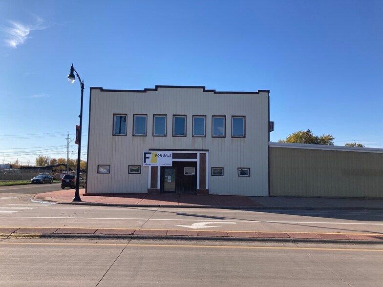 More Photos Of 429-431 Tower Ave, Superior Manufacturing For Sale