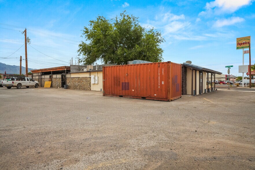 More Photos Of 5200 Doniphan Dr, El Paso Bar For Sale