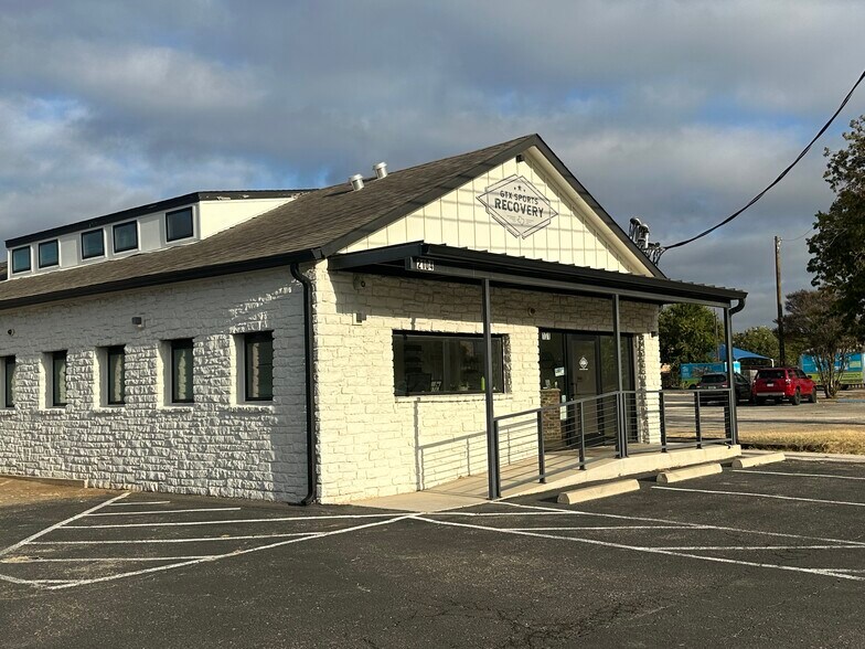 More Photos Of 2104 N Austin Ave, Georgetown Office For Sale