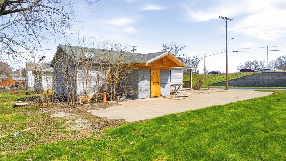 More Photos Of 4418 Monroe Ave, Kansas City Multifamily For Sale