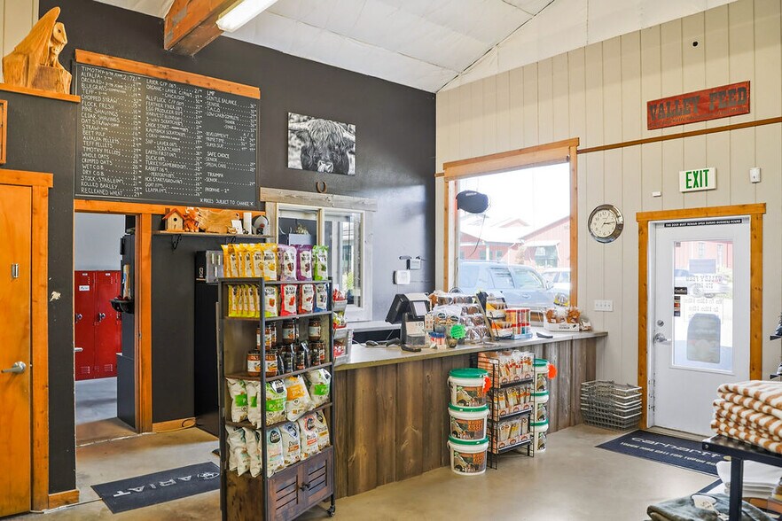 More Photos Of 461 NE Old Belfair Hwy, Belfair Storefront Retail Office For Sale