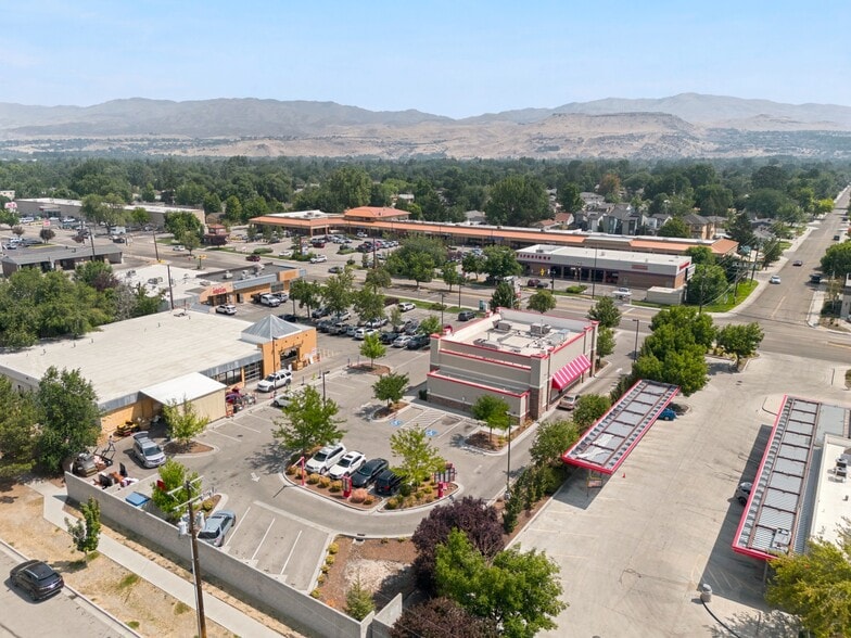 More Photos Of 2143 S Broadway Ave, Boise Fast Food For Sale