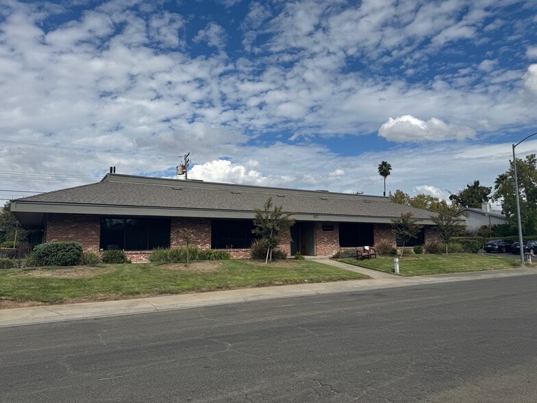 More Photos Of 1817 Maryal Dr, Sacramento Office For Sale