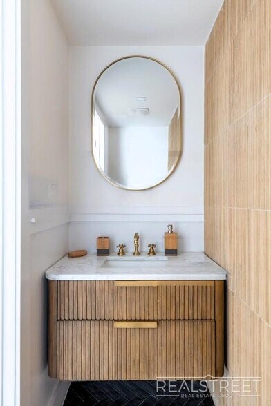 More Photos Of 110 McKibben St, Brooklyn Apartments For Sale