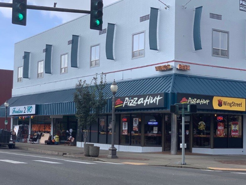 More Photos Of 100-114 W Wishkah St, Aberdeen General Retail For Lease