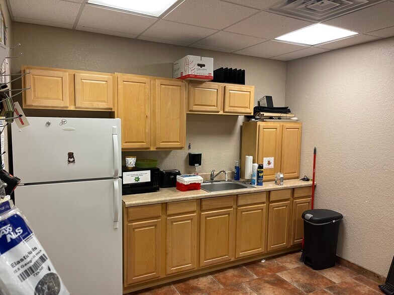 More Photos Of 1817 Greenleaf Ln, Leesburg Light Distribution For Sale