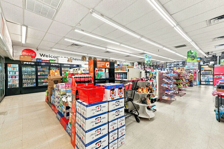 More Photos Of 2590 Recker Hwy, Winter Haven Service Station For Sale