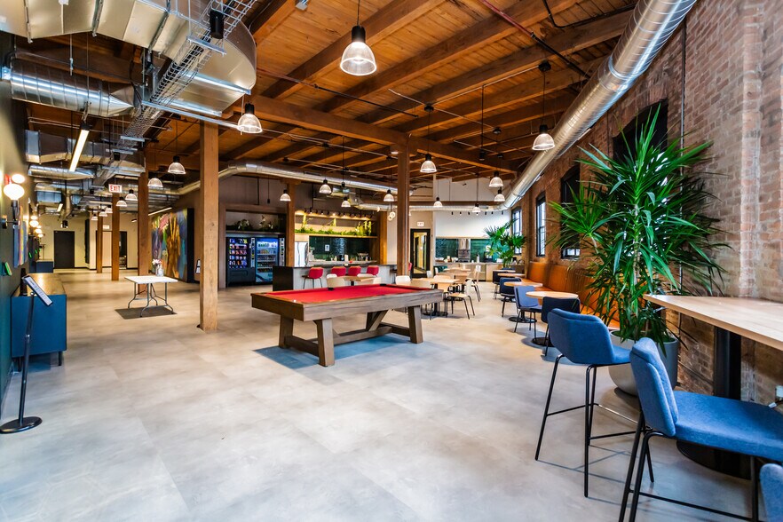 More Photos Of 2100 S Morgan St, Chicago Office For Lease