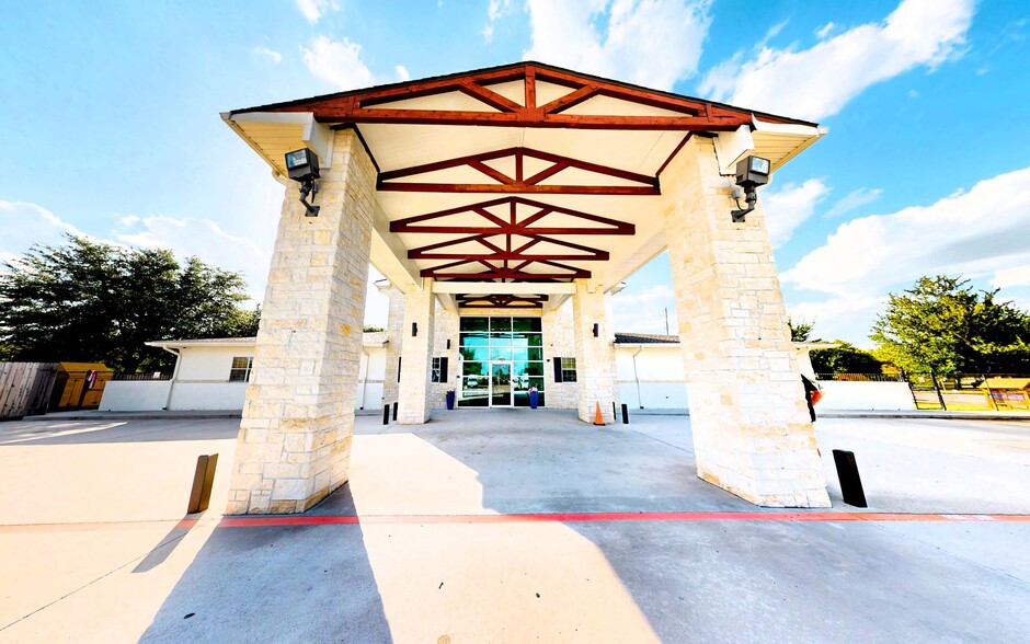 More Photos Of 11825 Fallbrook Dr, Houston Daycare Center For Lease