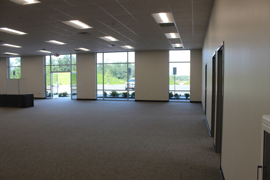 More Photos Of 200 NE Logistics Pky, White Unknown For Lease