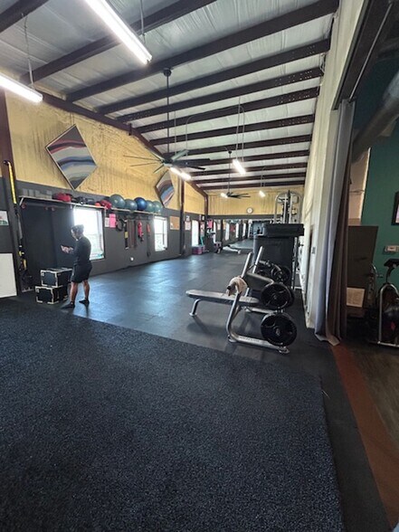 More Photos Of 2901 Ranch Road 620 N, Austin General Retail For Sale