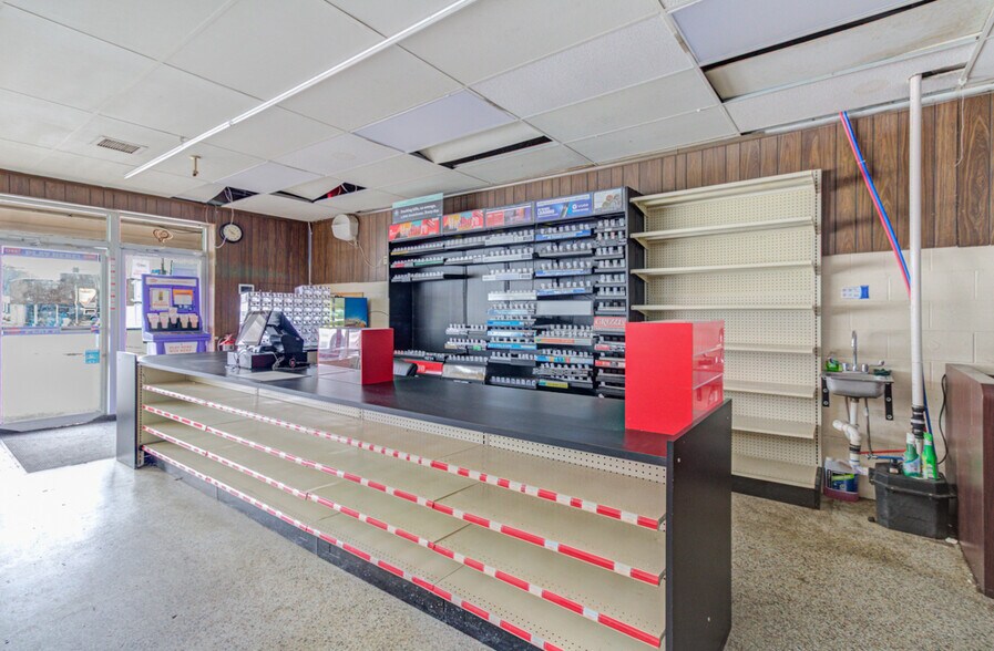More Photos Of 726 E Lincolnway, Minerva General Retail For Sale