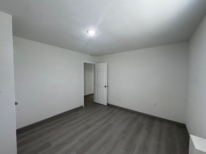 More Photos Of 2924 Byley Blvd, Orange Assisted Living For Lease