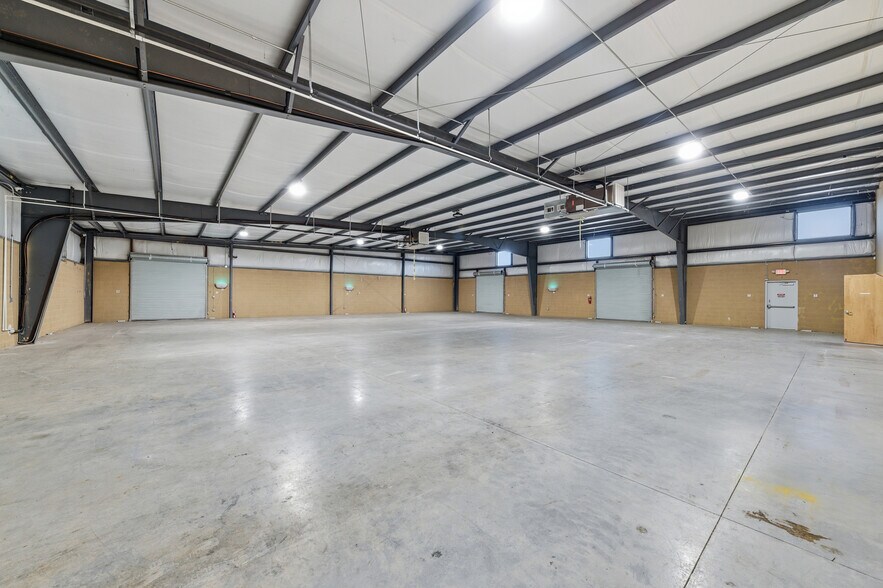 More Photos Of 4122 Campbell Rd, Houston Flex For Lease