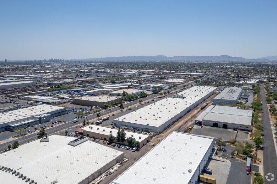 More Photos Of 4330-4480 N 43rd Ave, Phoenix Warehouse For Lease