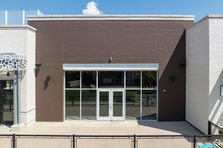 More Photos Of 899-913 N Milwaukee Ave, Vernon Hills Restaurant For Lease