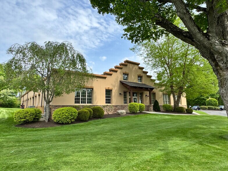 Primary Photo Of 341 West St, Southington Medical For Sale