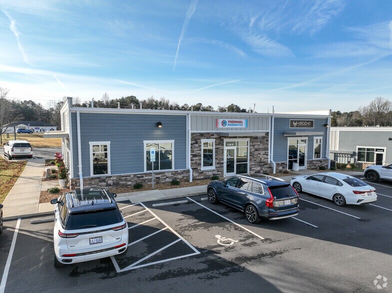 More Photos Of 106 Commerce Center Loop, Mooresville Office For Lease