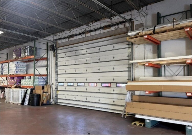 More Photos Of 400 Chelmsford Rd, Chelmsford Industrial For Lease