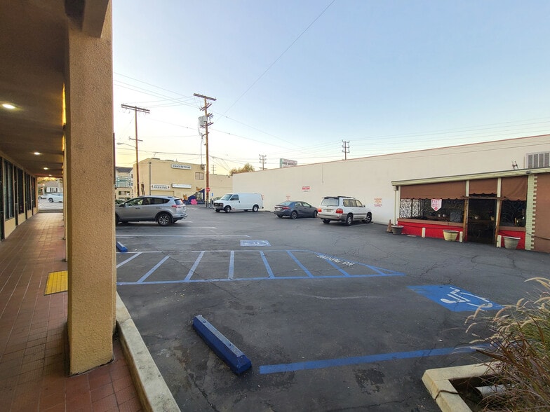 More Photos Of 4383 Tujunga Ave, Studio City Freestanding For Lease