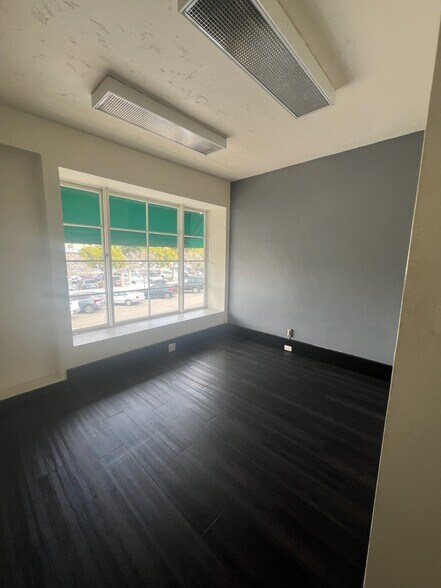 More Photos Of 7540-7542 Fay Ave, La Jolla Storefront Retail Office For Lease