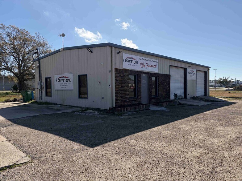 More Photos Of 4029 14th St, Pascagoula Auto Dealership For Lease