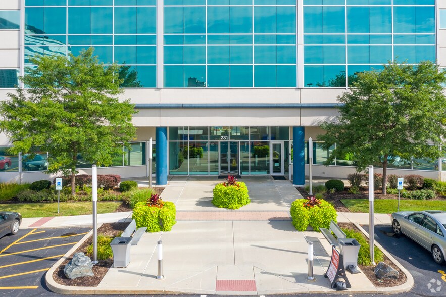 More Photos Of 231 N Martingale Rd, Schaumburg Office For Lease