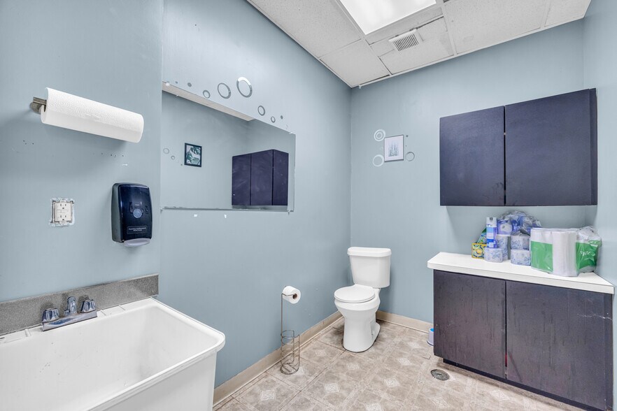 More Photos Of 252 Komplex Dr, Carnesville Warehouse For Sale