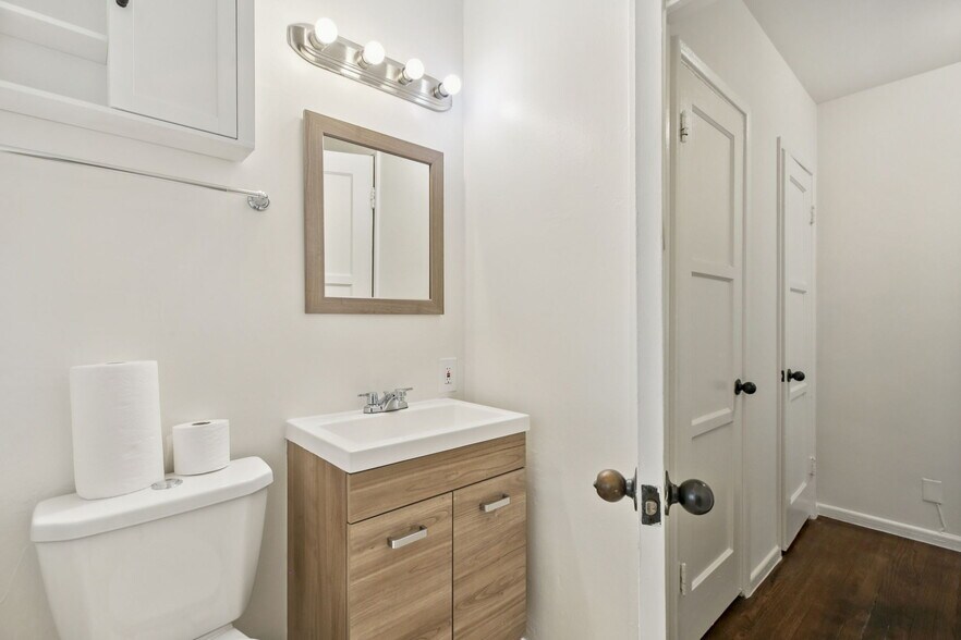 More Photos Of 4462 W 59th St, Los Angeles Apartments For Sale