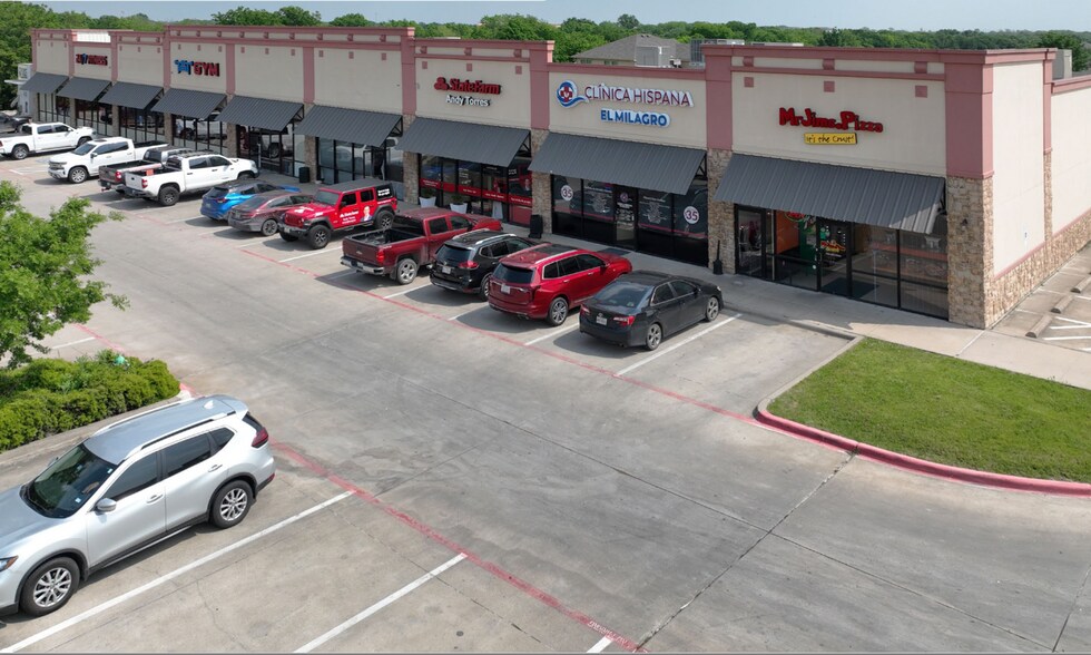 More Photos Of 701 W White St, Anna Storefront For Sale