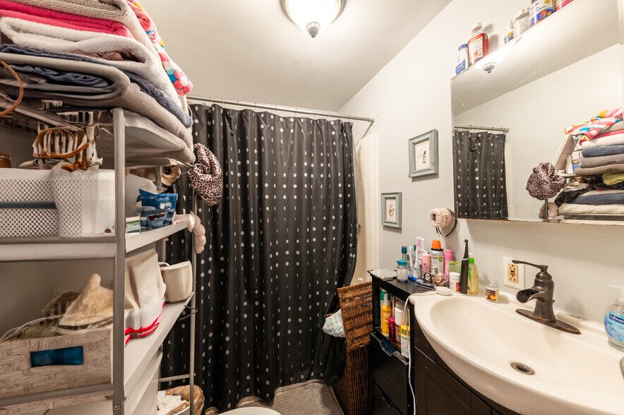 More Photos Of 309 Keller Ave, Fayetteville Storefront Retail Office For Sale